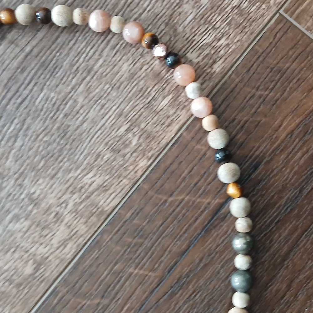 💙Beaded Necklace - Picture 6 of 8